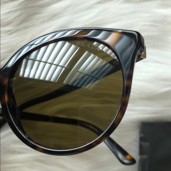 New! Women’s PRADA SPR 02X Sunglasses - Picture 7 of 9